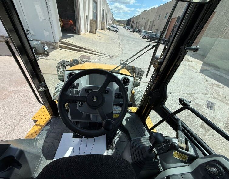 CATERPILLAR  428 F2 **FULL EQUIP**